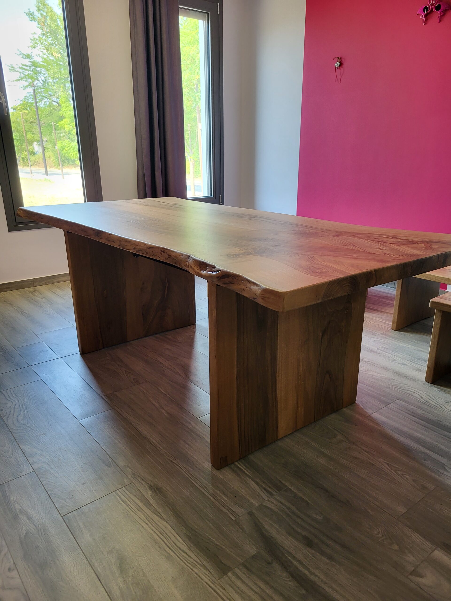 Γραφεία με φυσικό ξύλο